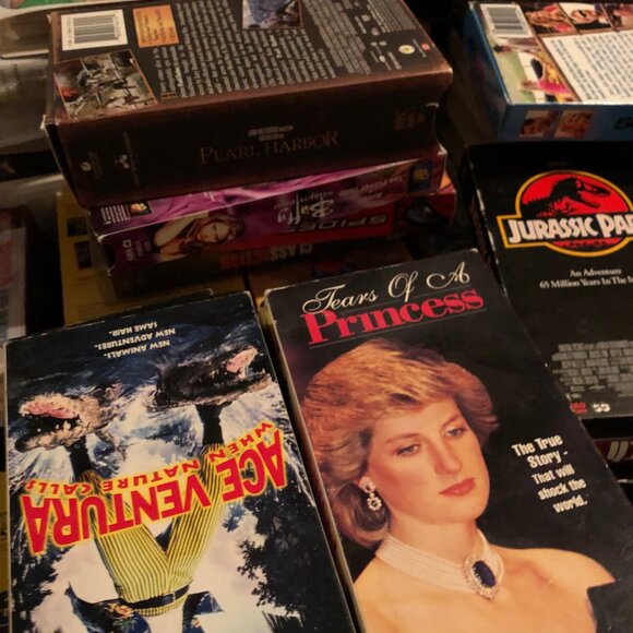 Random pick 10 VHS tape lot sale 25$ - Picture 2 of 3